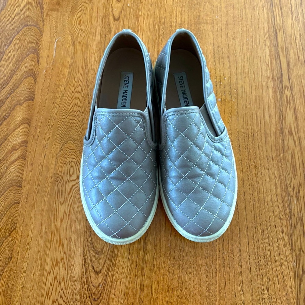 Steve Madden Ecentrcq Quilted Slip On Sneaker Loafer Shoe Faux Leather Taupe 7